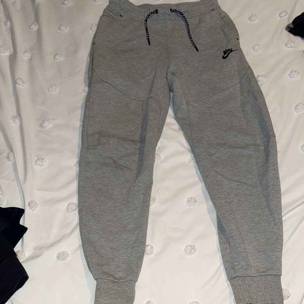 Nike Gray Sweatpants with Tapered Leg Design